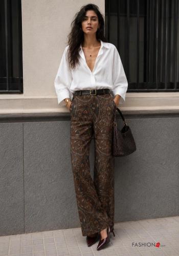 Trousers with belt with pockets