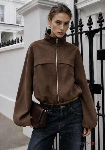 Jacket with pockets with zip