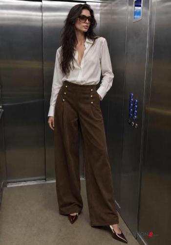 Pantalones con bolsillos