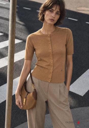 Shirt with buttons
