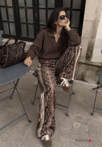 Trousers with elastic