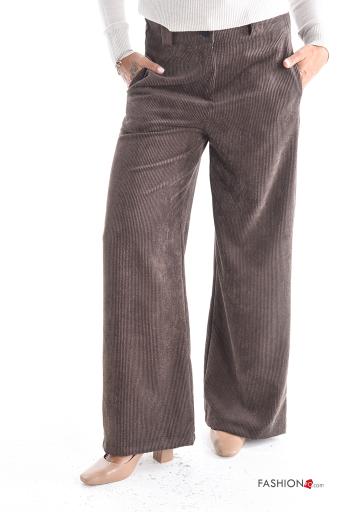 Pantalone wide leg in velluto costine con tasche con bottoni con zip