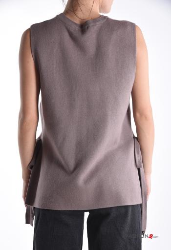 sleeveless crew neck Sweater with bow with split - ph 2