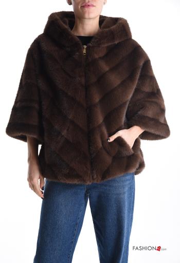 Cappotto in Pelliccia ecologica corto maniche a tre quarti con fodera con zip con cappuccio - ph 1