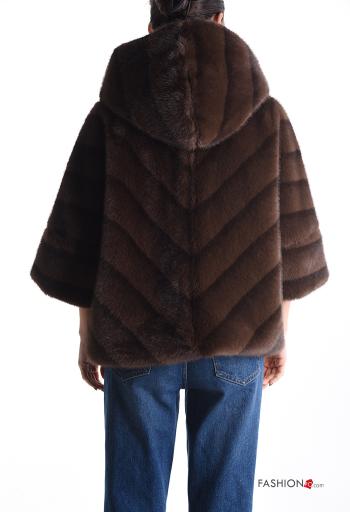 Cappotto in Pelliccia ecologica corto maniche a tre quarti con fodera con zip con cappuccio - ph 2