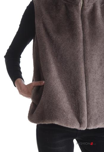 Colete pelo sintético com gola subida com fecho com forro - ph 4