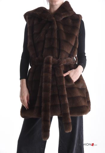 Smanicato pelliccia sintetica con fodera con cappuccio con cintura con bottoni - ph 1