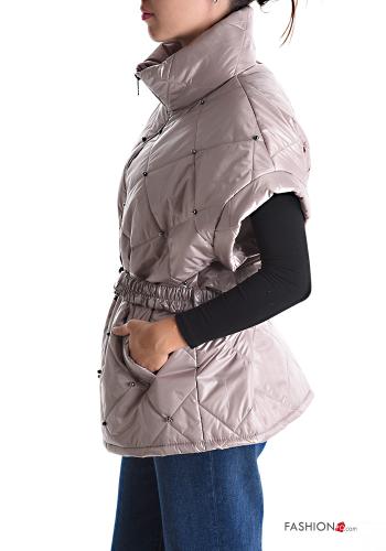 Piumino maniche corte trapuntato con cintura con borchie con zip con tasche - ph 3