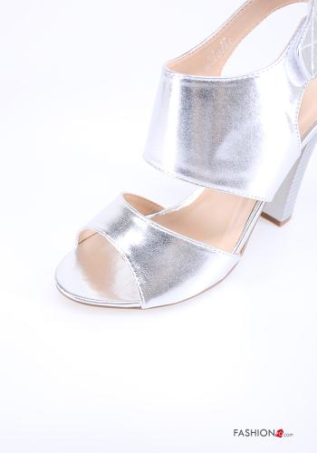 Scarpe con tacco regolabile con cinturino - ph 3