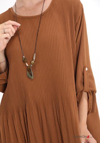 Blusa  con collana con bottoni - ph 4