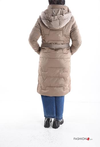 Piumino con cintura con cappuccio con zip con tasche - ph 2