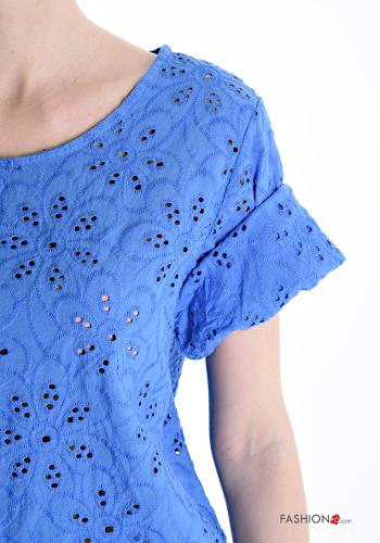 T-shirt in Cotone girocollo Fantasia ricamata con bottoni in pizzo sangallo - ph 4
