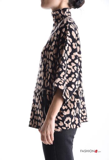 Maglione Fantasia animalier maniche a tre quarti con zip a collo alto con tasche - ph 3