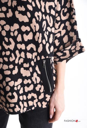 Maglione Fantasia animalier maniche a tre quarti con zip a collo alto con tasche - ph 4