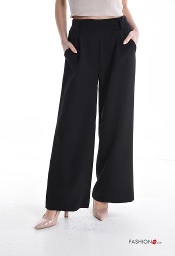 Pantalone con tasche