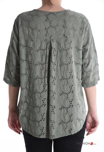 Blusa in Cotone Fantasia ricamata in pizzo sangallo con bottoni maniche a tre quarti - ph 2