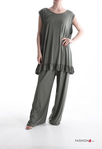 Conjunto con volantes
