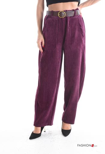 Pantalones con cinturón con bolsillos