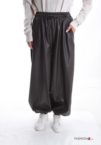Trousers with pockets