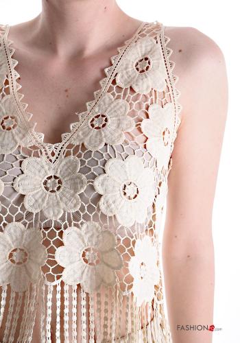 Top in Cotone Fantasia ricamata scollo a V con frange - ph 4