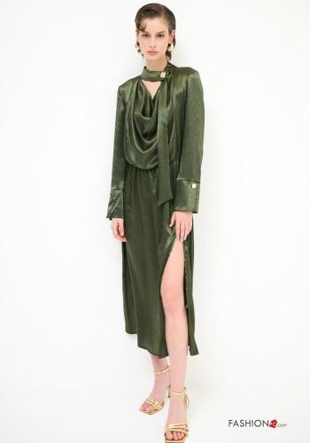 Kleid mit schlitz