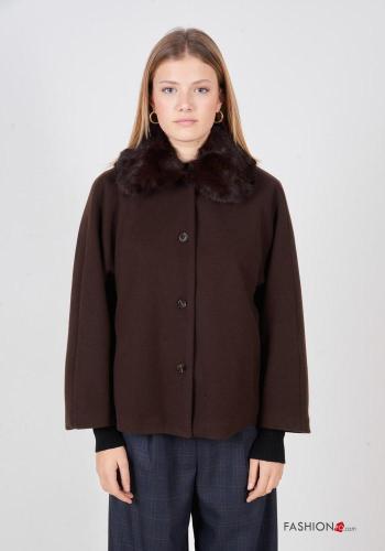 Casaco pelo sintético manga comprida com botões