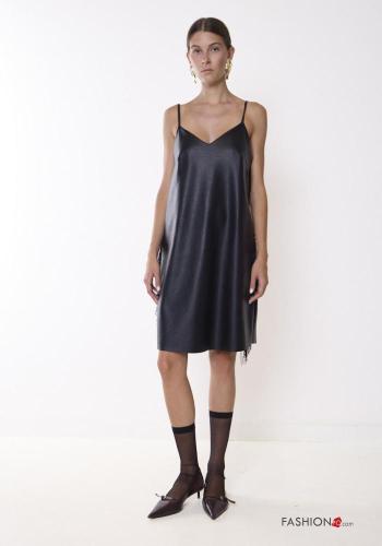 Robe faux cuir à col en V