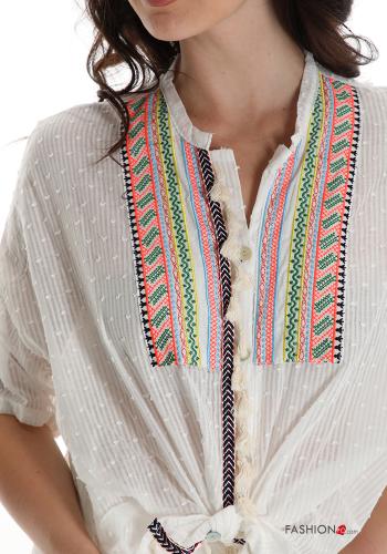 Camicia in Cotone Fantasia ricamata con fiocco con frange - ph 4