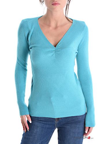 Ribbed Sweater with v-neck