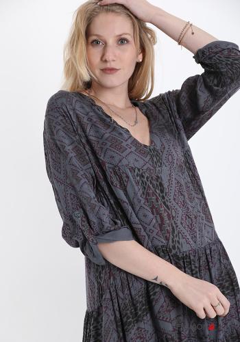 Abito  con balze scollo a V Fantasia astratta - ph 4
