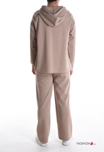 Tuta sportiva maniche lunghe con cappuccio con elastico - ph 2