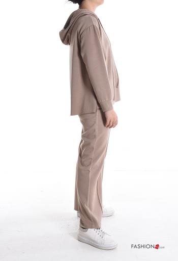 Tuta sportiva maniche lunghe con cappuccio con elastico - ph 3