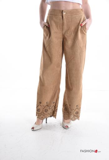 Pantalone camoscio Fantasia ricamata con tasche con bottoni con zip - ph 1