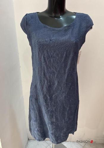 Robe en Lin à genoux col rond manches courtes à broderie - ph 1
