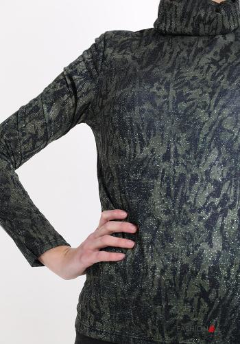 Maglietta a manica lunga Fantasia animalier a collo alto - ph 4